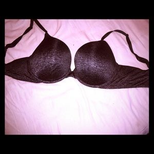 3 Victoria’s Secret uplift bras